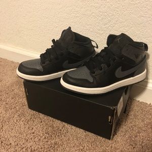 Boy’s Jordan 1 Mid